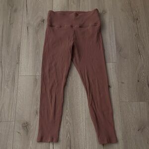 VICTORIA SECRET’S cropped leggings Large